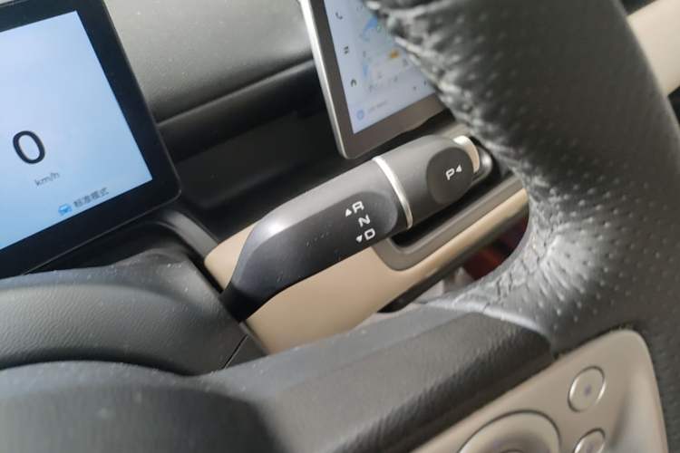 Used Wuling Bingo PLUS 2024 330 km Range Five-Seater Version Gear Lever
