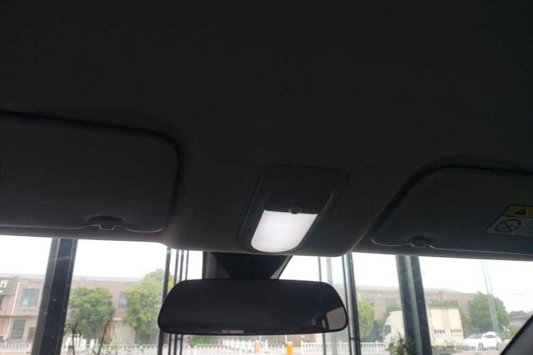 Used Wuling Bingo PLUS 2024 330 km Range Five-Seater Version Headliner