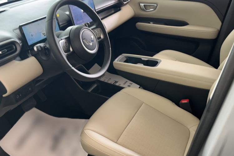 Used Wuling Bingo PLUS 2024 330 km Range Five-Seater Version Interior 1
