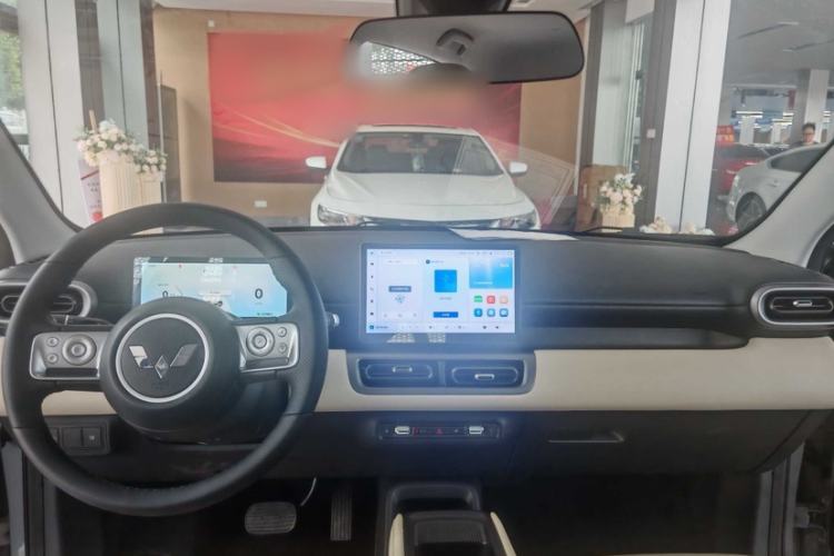 Used Wuling Bingo PLUS 2024 330 km Range Five-Seater Version Interior 1
