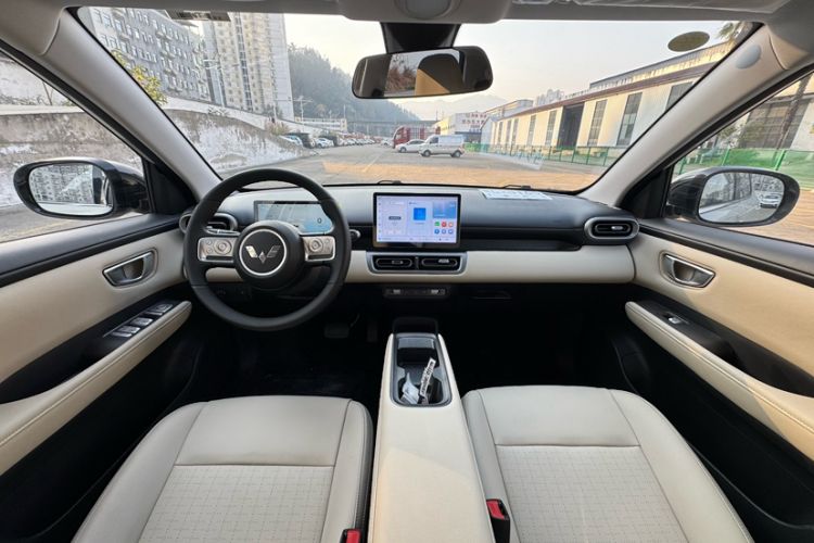Used Wuling Bingo PLUS 2024 330 km Range Five-Seater Version Interior 1