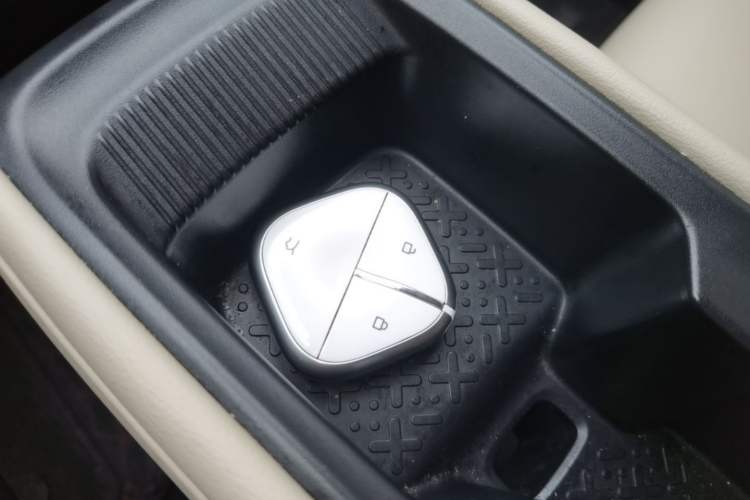 Used Wuling Bingo PLUS 2024 330 km Range Five-Seater Version Interior 1