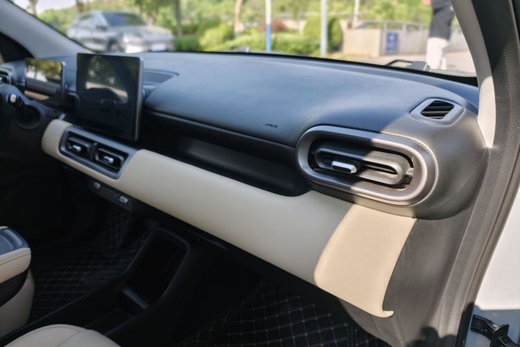Used Wuling Bingo PLUS 2024 401 km Flagship Edition Four-Seater Version Interior 10