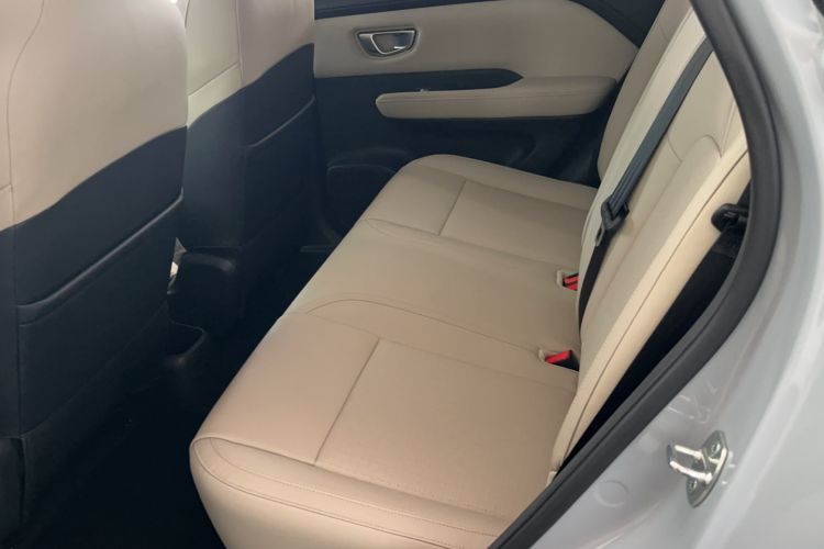 Used Wuling Bingo PLUS 2024 330 km Range Five-Seater Version Interior 2