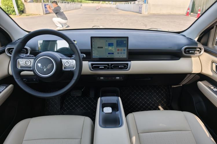 Used Wuling Bingo PLUS 2024 401 km Flagship Edition Four-Seater Version Interior 2