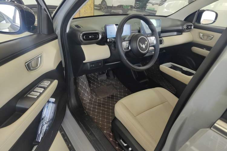Used Wuling Bingo PLUS 2024 510 km Flagship Edition Four-Seater Version Interior 2
