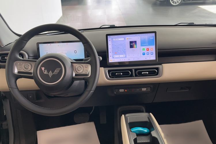 Used Wuling Bingo PLUS 2024 330 km Range Five-Seater Version Interior 3