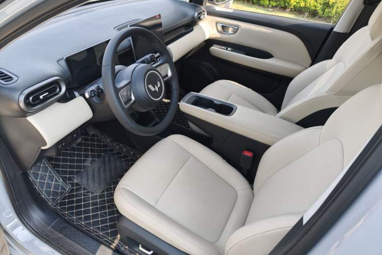 Used Wuling Bingo PLUS 2024 401 km Flagship Edition Four-Seater Version Interior 3