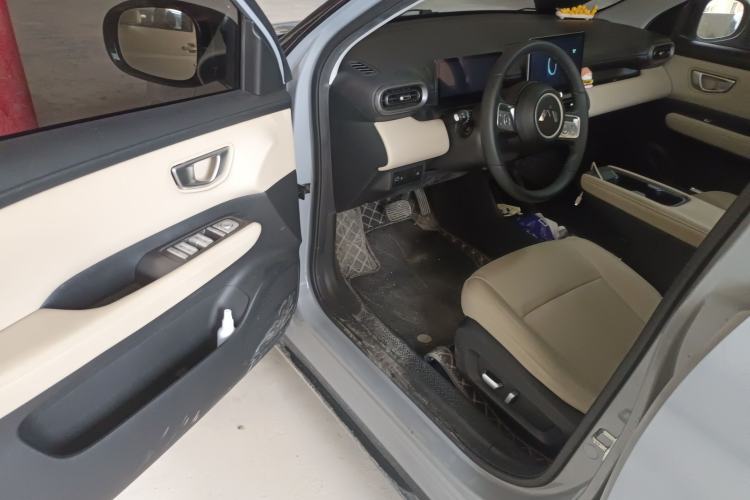 Used Wuling Bingo PLUS 2024 330 km Range Five-Seater Version Interior 3