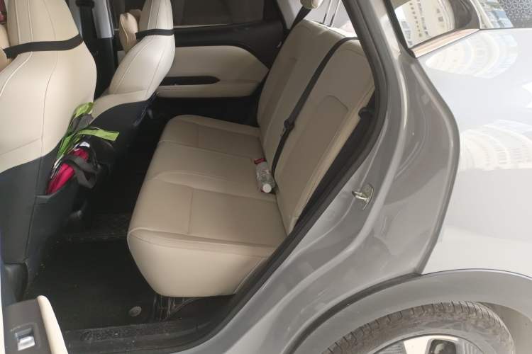 Used Wuling Bingo PLUS 2024 330 km Range Five-Seater Version Interior 4