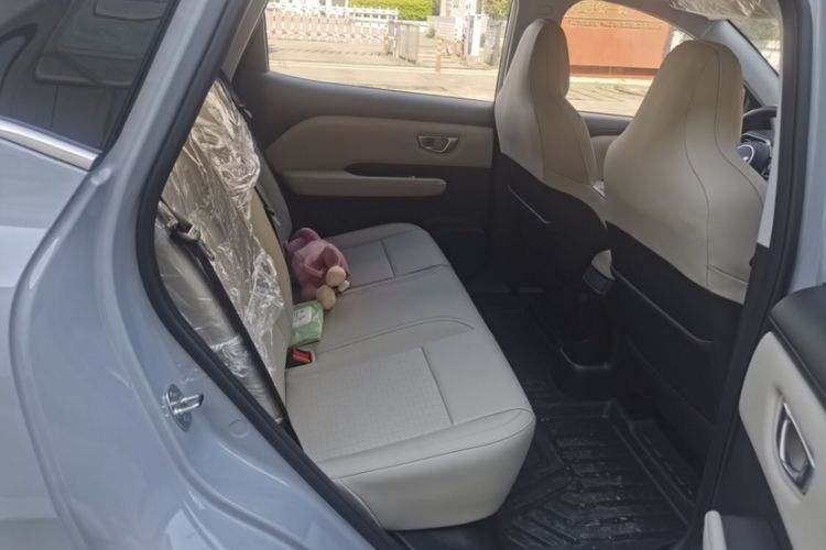 Used Wuling Bingo PLUS 2024 330 km Range Five-Seater Version Interior 6