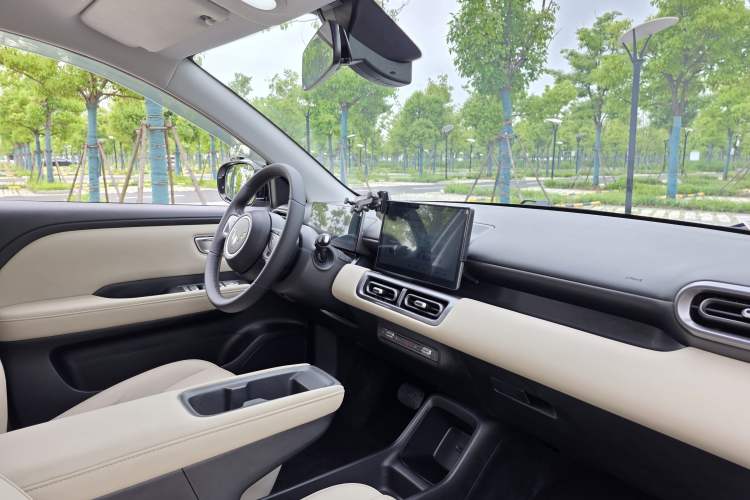 Used Wuling Bingo PLUS 2024 510 km Flagship Edition Four-Seater Version Interior 8