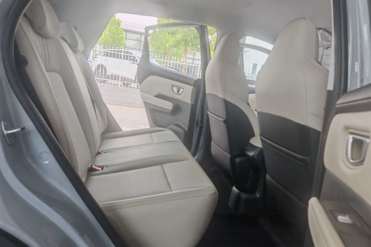 Used Wuling Bingo PLUS 2024 330 km Range Five-Seater Version Interior 8