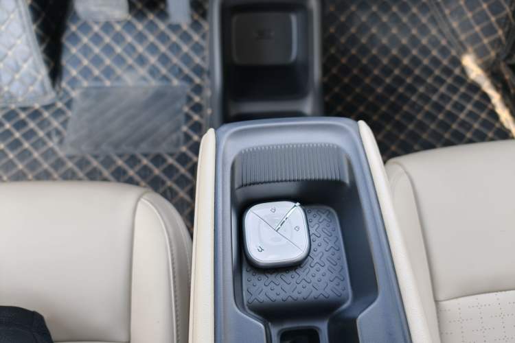 Used Wuling Bingo PLUS 2024 401 km Flagship Edition Four-Seater Version Interior 8