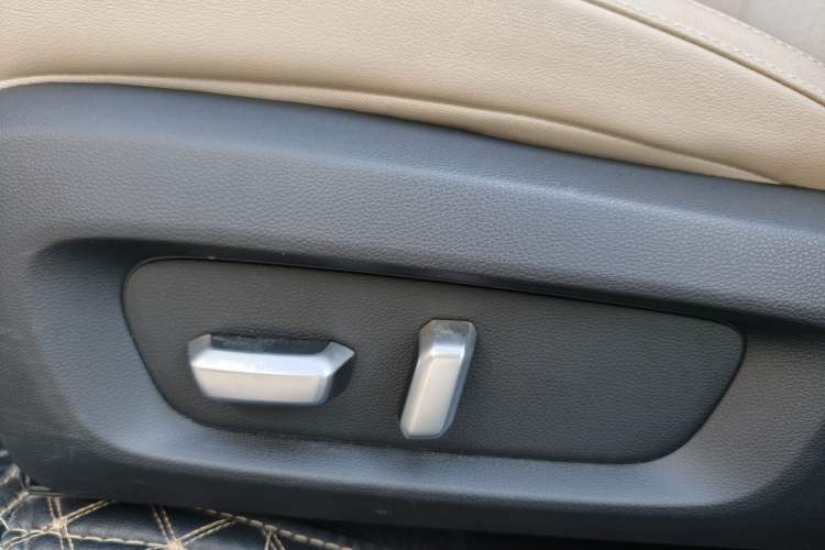 Used Wuling Bingo PLUS 2024 401 km Flagship Edition Four-Seater Version Interior 9