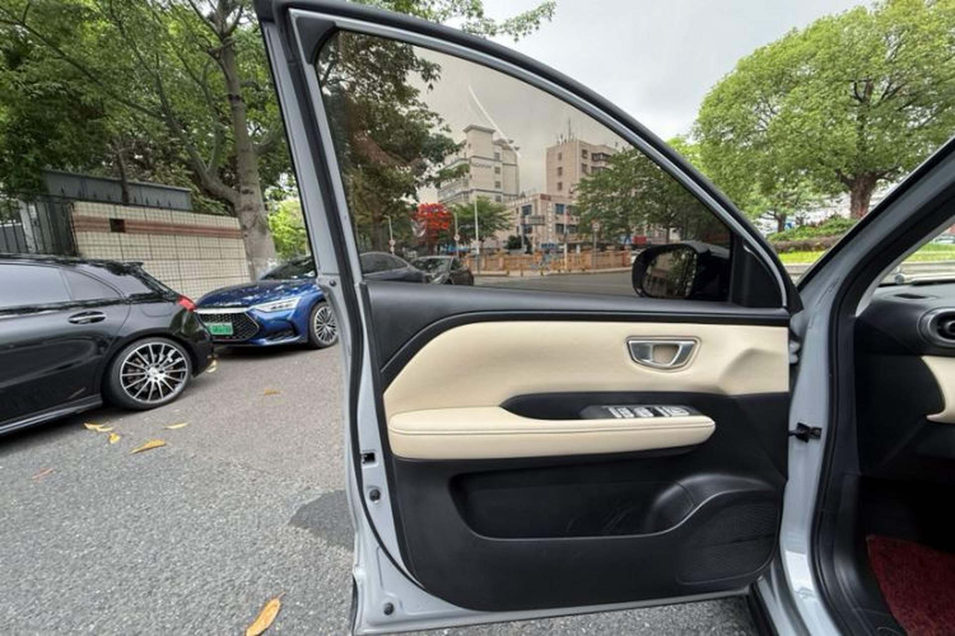Used Wuling Bingo PLUS 2024 330 km Range Five-Seater Version Interior 9