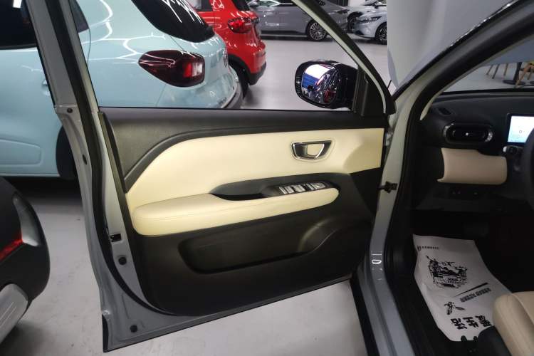 Used Wuling Bingo PLUS 2024 510 km Flagship Edition Four-Seater Version Left Front Door Interior