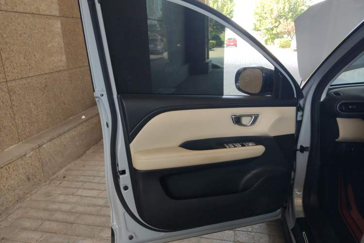 Used Wuling Bingo PLUS 2024 510 km Flagship Edition Four-Seater Version Left Front Door Interior