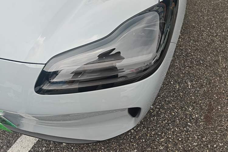 Used Wuling Bingo PLUS 2024 510 km Flagship Edition Four-Seater Version Left Front Headlight