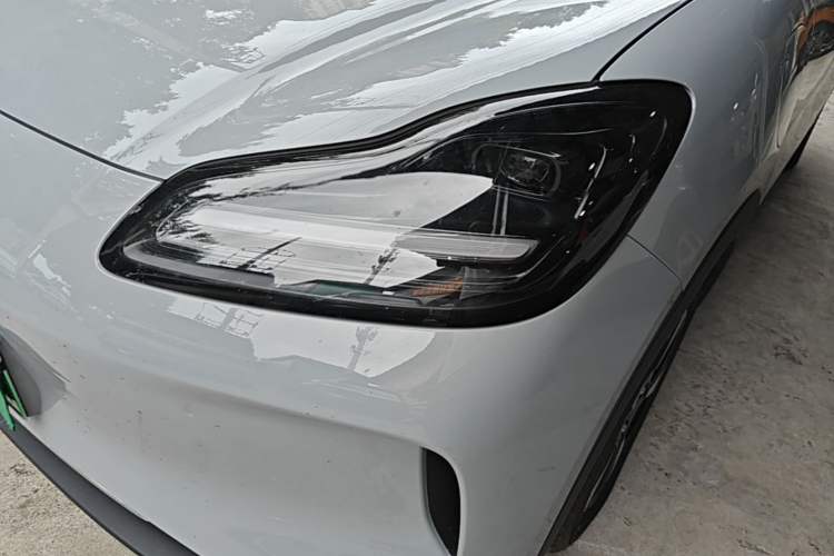 Used Wuling Bingo PLUS 2024 401 km Range 5-Seater Version Left Front Headlight