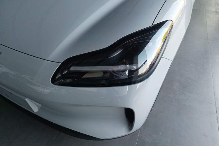 Used Wuling Bingo PLUS 2024 510 km Flagship Edition Four-Seater Version Left Front Headlight