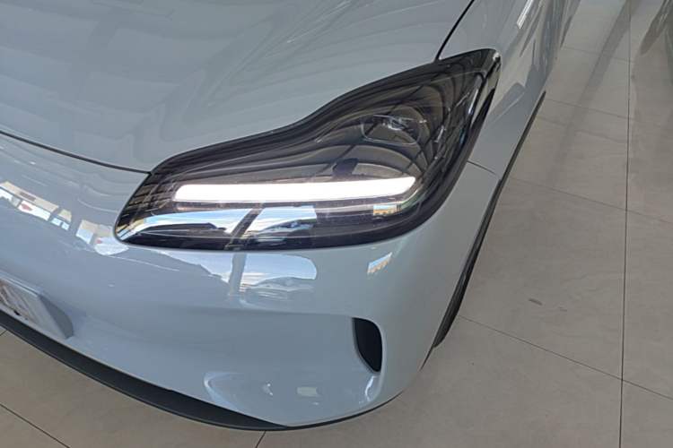 Used Wuling Bingo PLUS 2024 510 km Flagship Edition Four-Seater Version Left Front Headlight