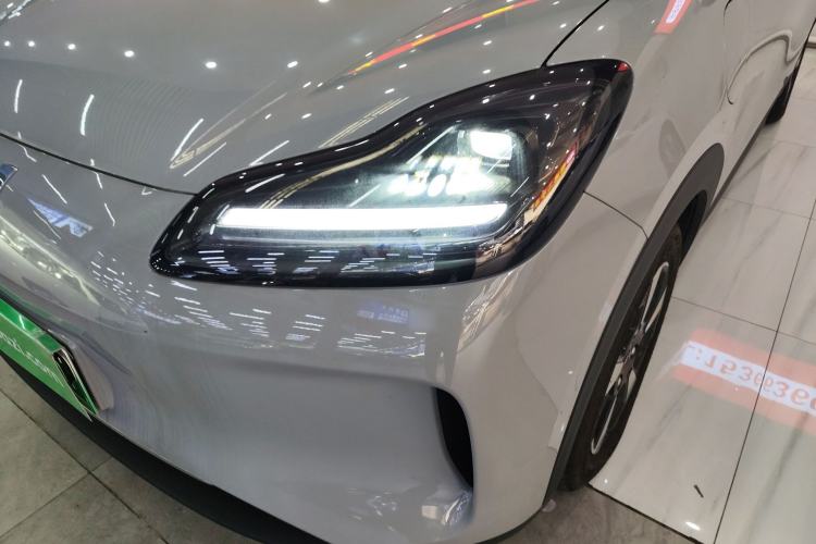 Used Wuling Bingo PLUS 2024 330 km Range Five-Seater Version Left Front Headlight