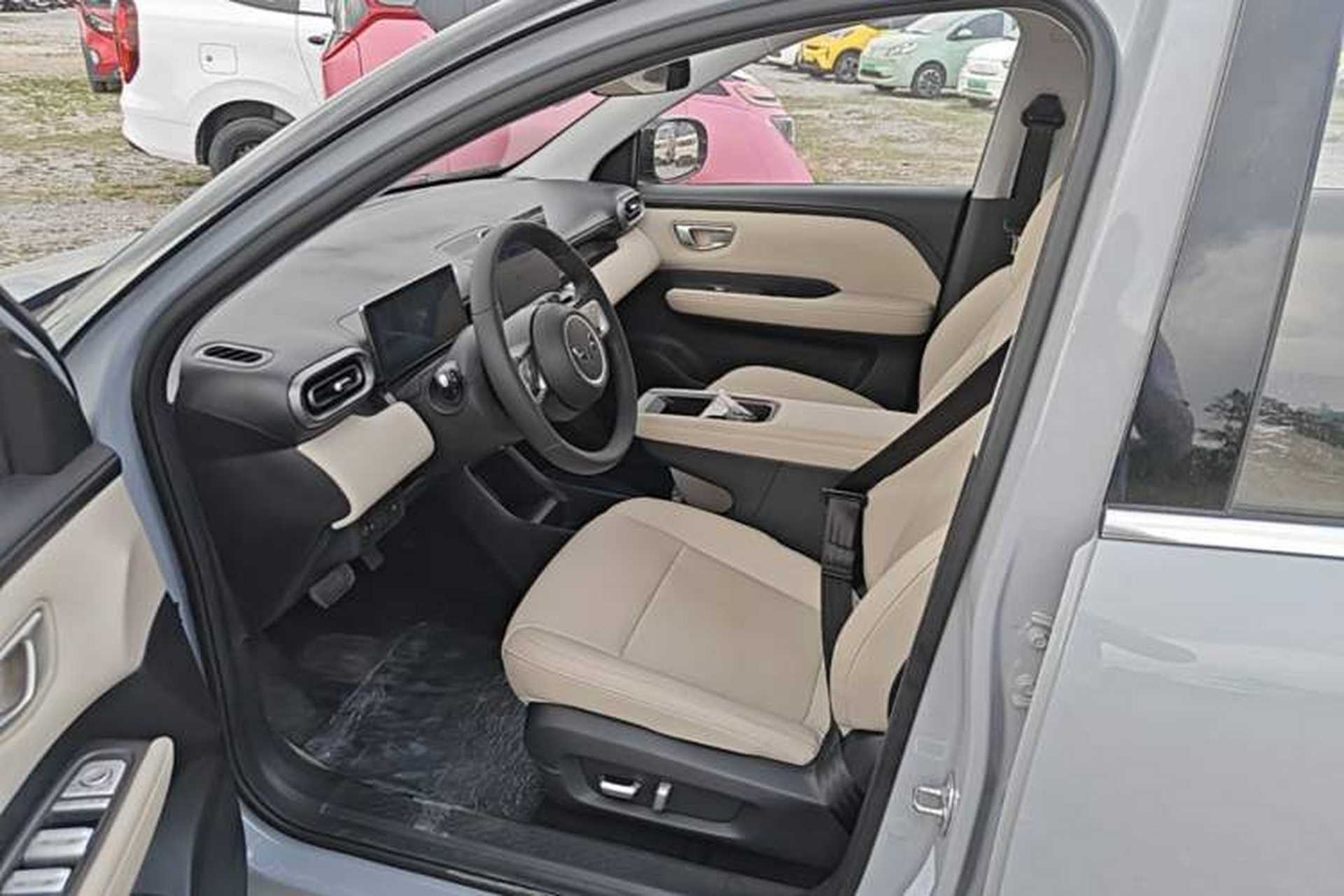 Used Wuling Bingo PLUS 2024 510 km Range 5-Seater Version Left Front Seat