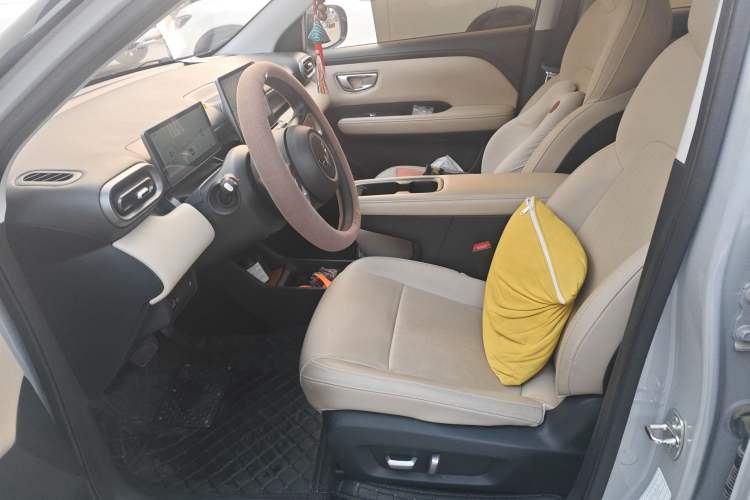 Used Wuling Bingo PLUS 2024 330 km Range Five-Seater Version Left Front Seat