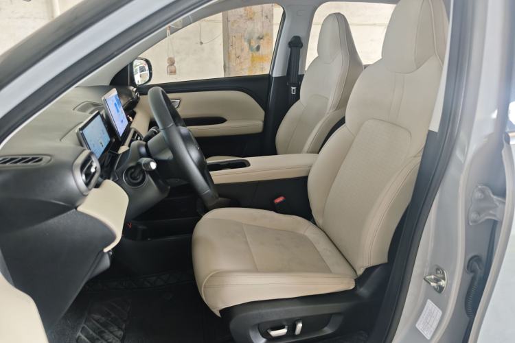 Used Wuling Bingo PLUS 2024 401 km Range 5-Seater Version Left Front Seat