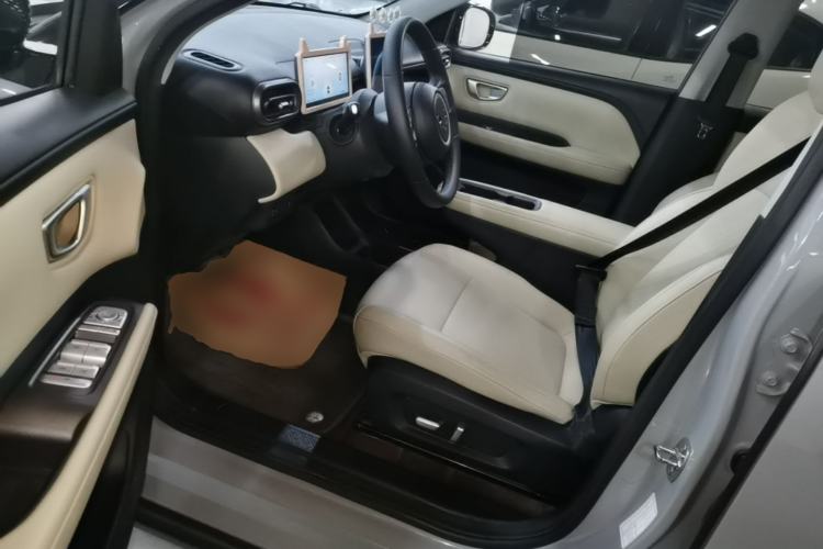 Used Wuling Bingo PLUS 2024 330 km Range Five-Seater Version Left Front Seat