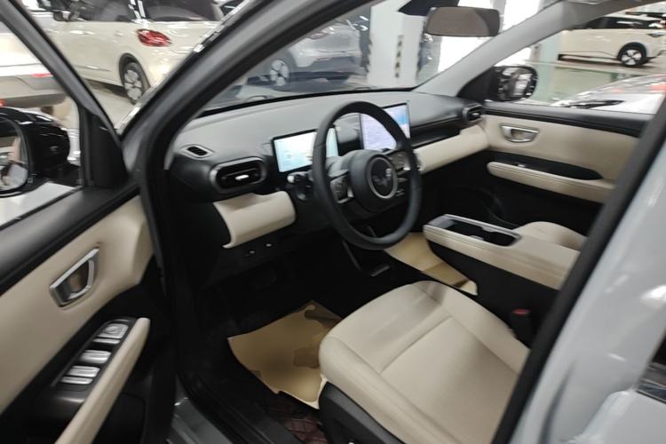 Used Wuling Bingo PLUS 2024 330 km Range Five-Seater Version Left Front Seat