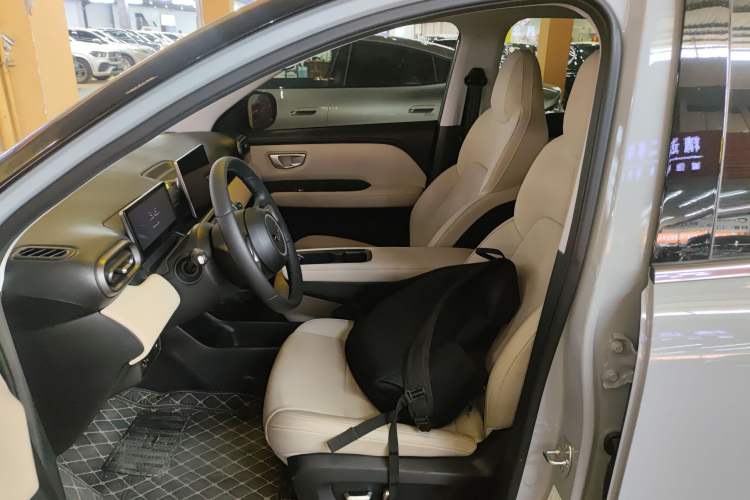 Used Wuling Bingo PLUS 2024 510 km Flagship Edition Four-Seater Version Left Front Seat