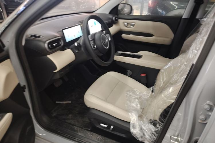 Used Wuling Bingo PLUS 2024 510 km Range 5-Seater Version Left Front Seat