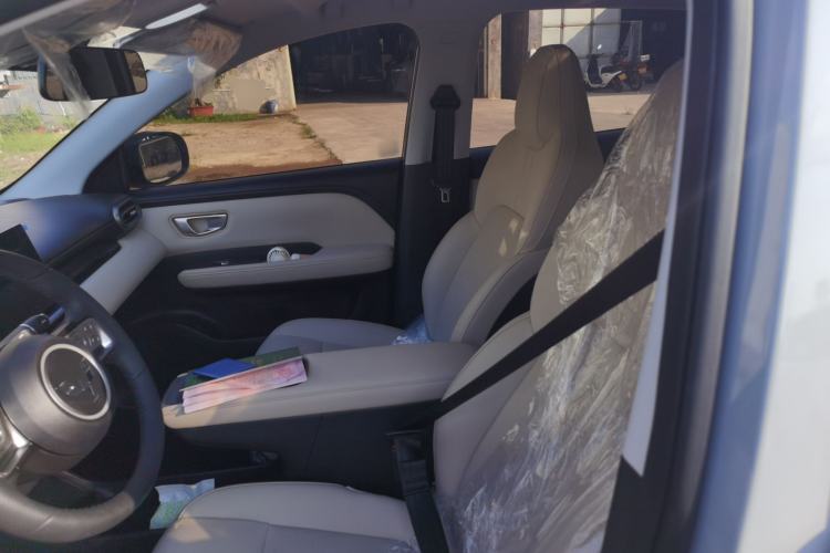 Used Wuling Bingo PLUS 2024 330 km Range Five-Seater Version Left Front Seat