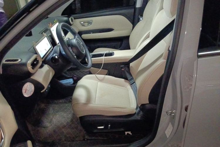 Used Wuling Bingo PLUS 2024 330 km Range Five-Seater Version Left Front Seat