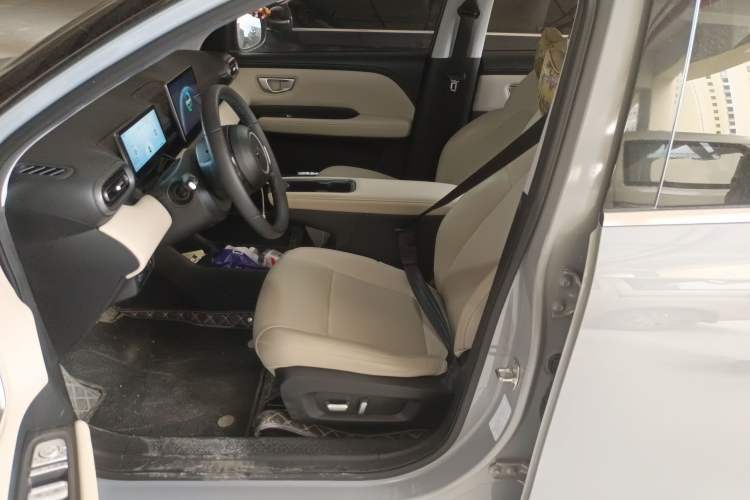 Used Wuling Bingo PLUS 2024 330 km Range Five-Seater Version Left Front Seat