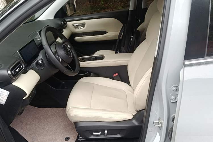 Used Wuling Bingo PLUS 2024 510 km Flagship Edition Four-Seater Version Left Front Seat