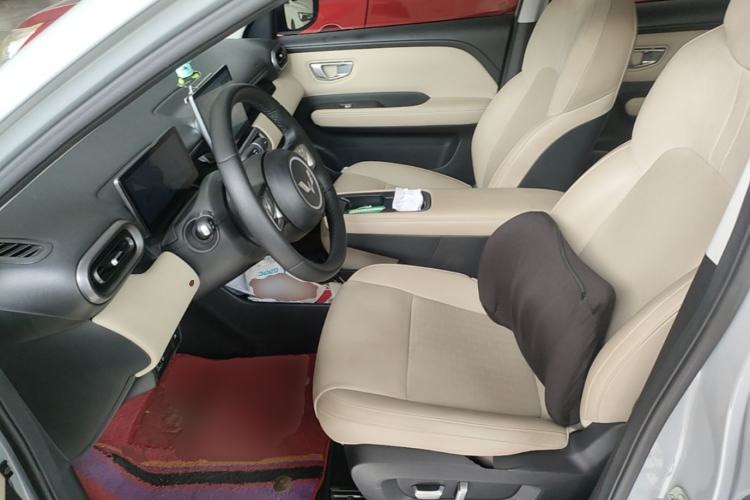 Used Wuling Bingo PLUS 2024 330 km Range Five-Seater Version Left Front Seat