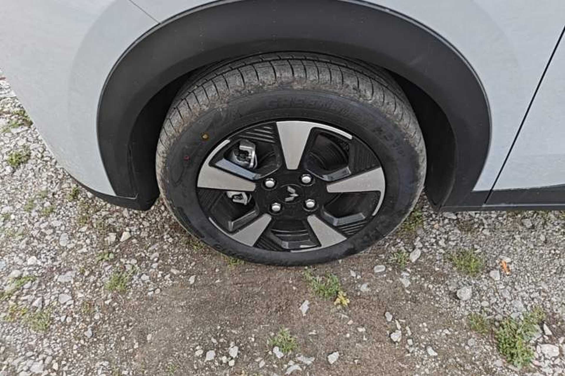 Used Wuling Bingo PLUS 2024 510 km Range 5-Seater Version Left Front Wheel Hub