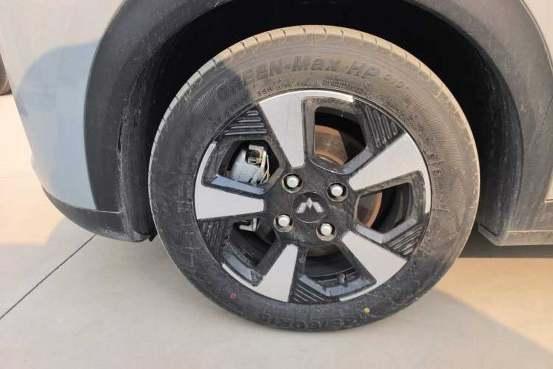 Used Wuling Bingo PLUS 2024 401 km Range 5-Seater Version Left Front Wheel Hub