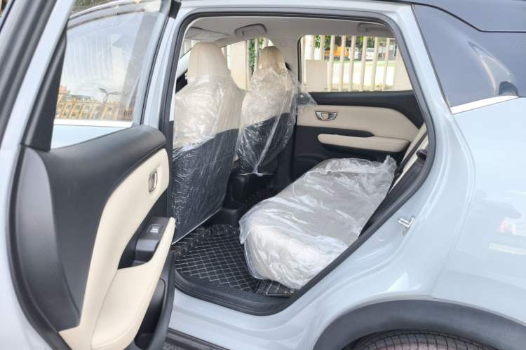 Used Wuling Bingo PLUS 2024 401 km Range 5-Seater Version Left Rear Seat