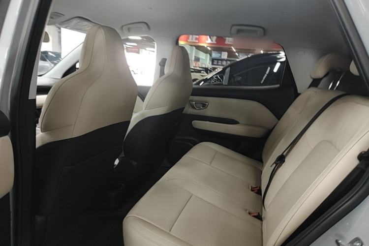 Used Wuling Bingo PLUS 2024 330 km Range Five-Seater Version Left Rear Seat