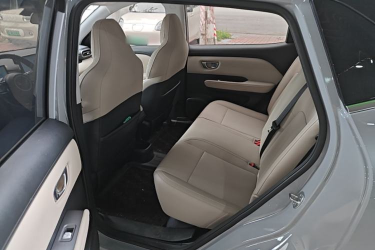 Used Wuling Bingo PLUS 2024 401 km Range 5-Seater Version Left Rear Seat