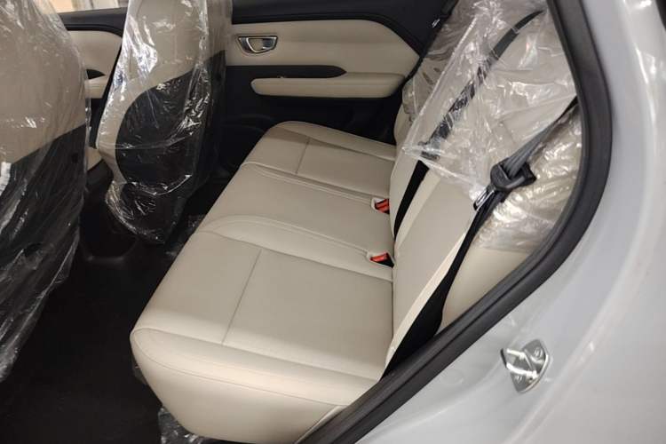 Used Wuling Bingo PLUS 2024 510 km Range 5-Seater Version Left Rear Seat