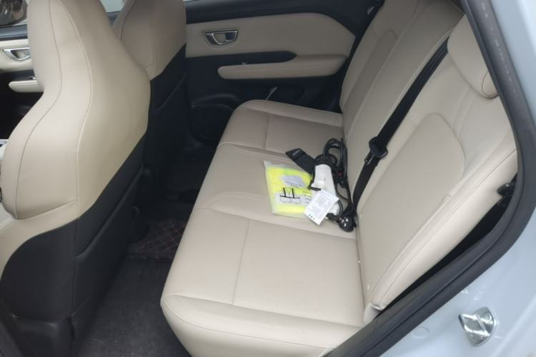 Used Wuling Bingo PLUS 2024 330 km Range Five-Seater Version Left Rear Seat