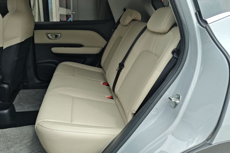 Used Wuling Bingo PLUS 2024 401 km Range 5-Seater Version Left Rear Seat