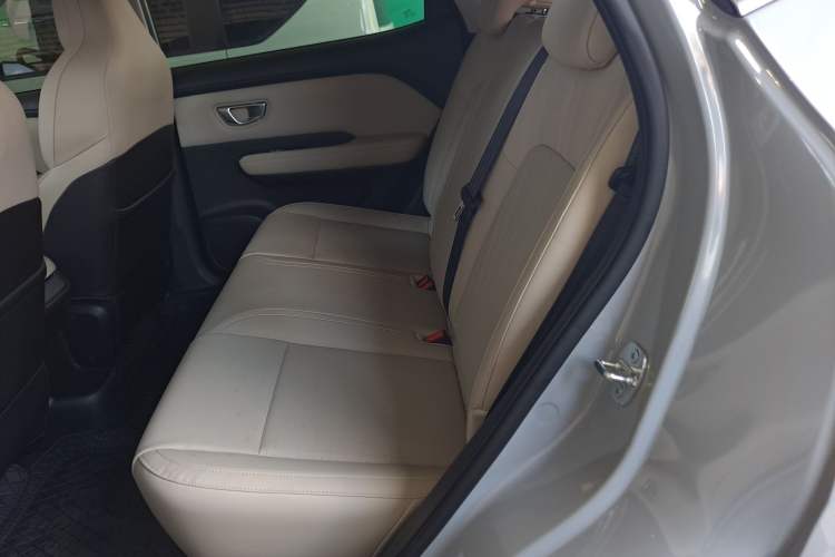 Used Wuling Bingo PLUS 2024 401 km Range 5-Seater Version Left Rear Seat