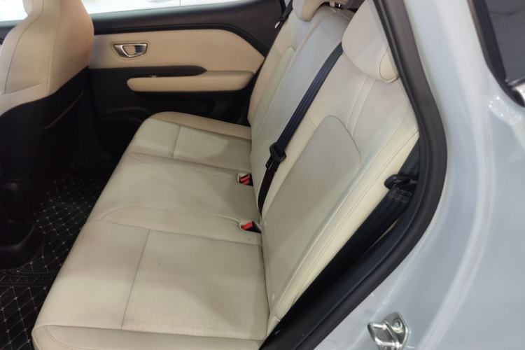Used Wuling Bingo PLUS 2024 330 km Range Five-Seater Version Left Rear Seat