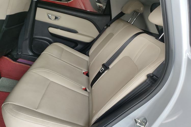 Used Wuling Bingo PLUS 2024 330 km Range Five-Seater Version Left Rear Seat